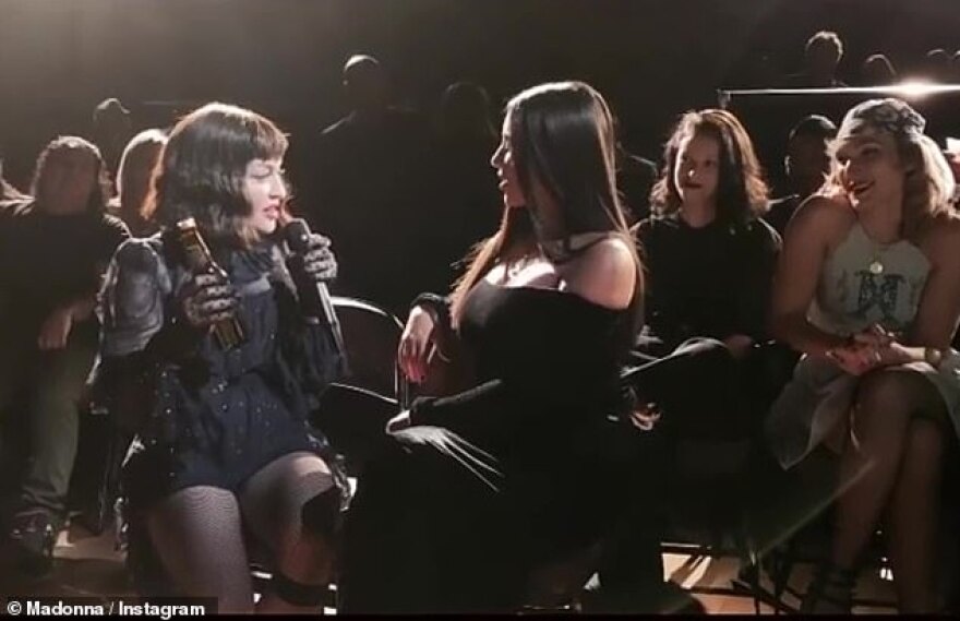 Η Μαντόνα συνάντησε την Κιμ Καρντάσιαν στο καμαρίνι της και τη ρώτησε «πώς σε λένε»; 