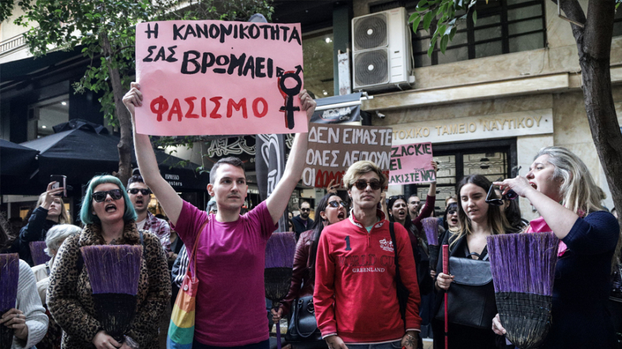 Πορεία κατά της έμφυλης βίας στο κέντρο της Αθήνας