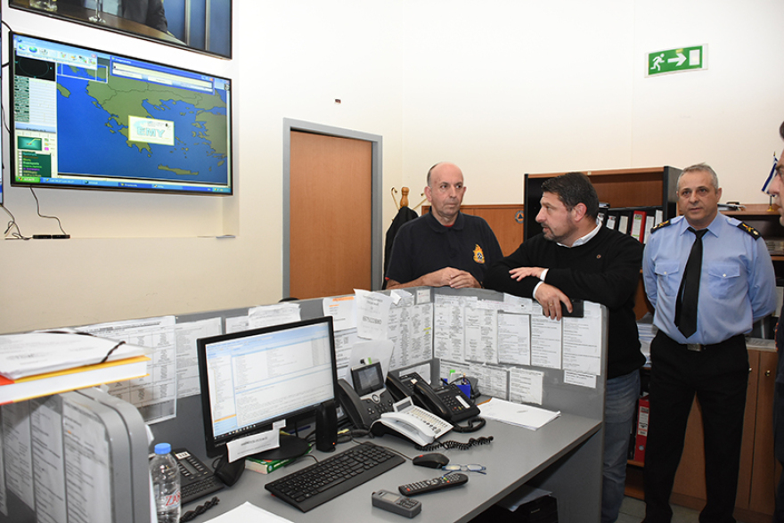 Θρίλερ στο Αντίρριο: Αναποδογύρισε σκάφος - Ανασύρθηκε νεκρός ο ένας επιβάτης, αναζητείται ο δεύτερος