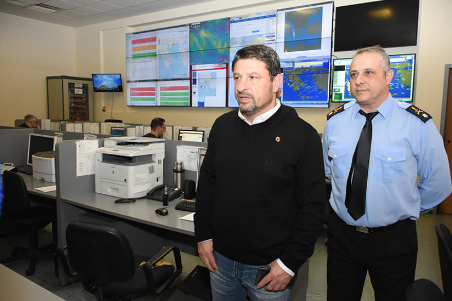 Θρίλερ στο Αντίρριο: Αναποδογύρισε σκάφος - Ανασύρθηκε νεκρός ο ένας επιβάτης, αναζητείται ο δεύτερος