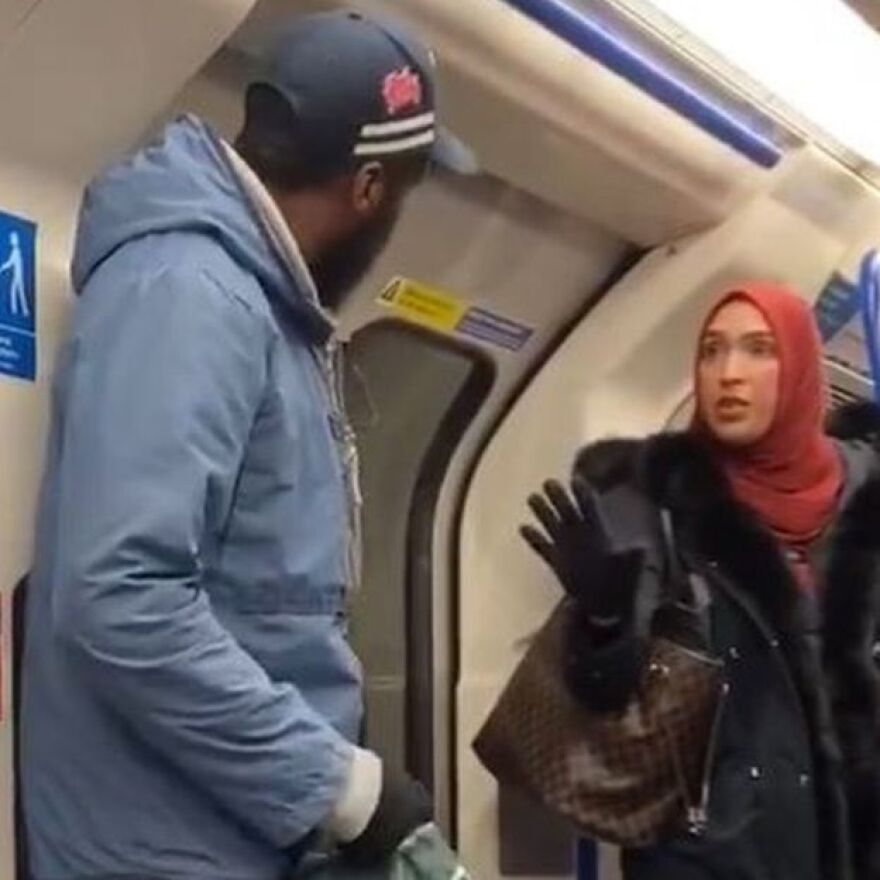Παρενοχλούσε Εβραίο πατέρα με τα παιδιά του στο μετρό και τους βοήθησε μια μουσουλμάνα
