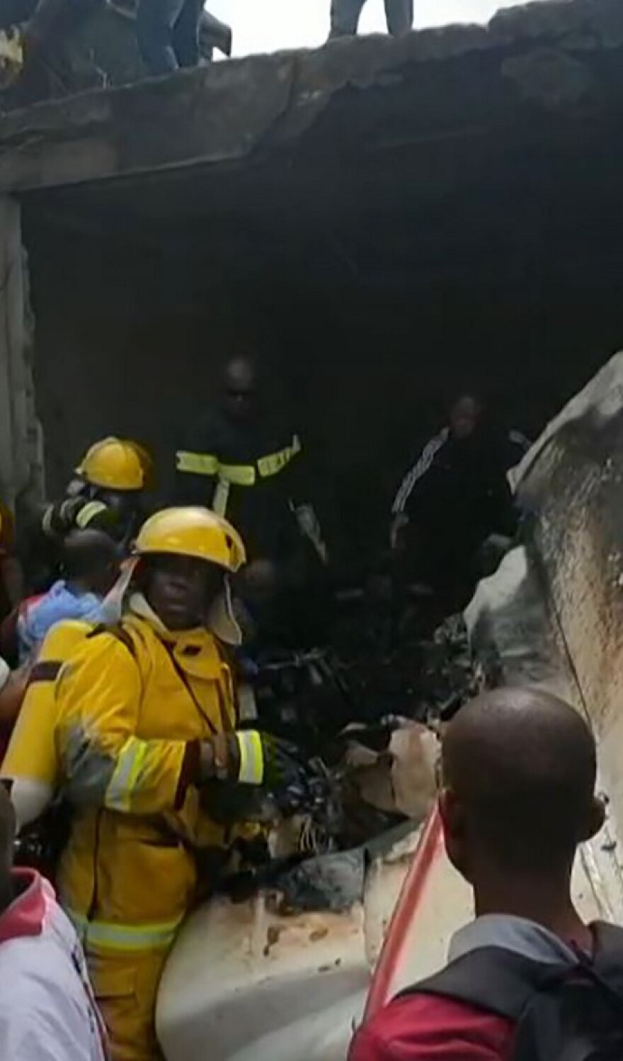 ΛΔ Κονγκό: Τουλάχιστον 24 νεκροί από τη συντριβή αεροσκάφους σε πυκνοκατοικημένη συνοικία