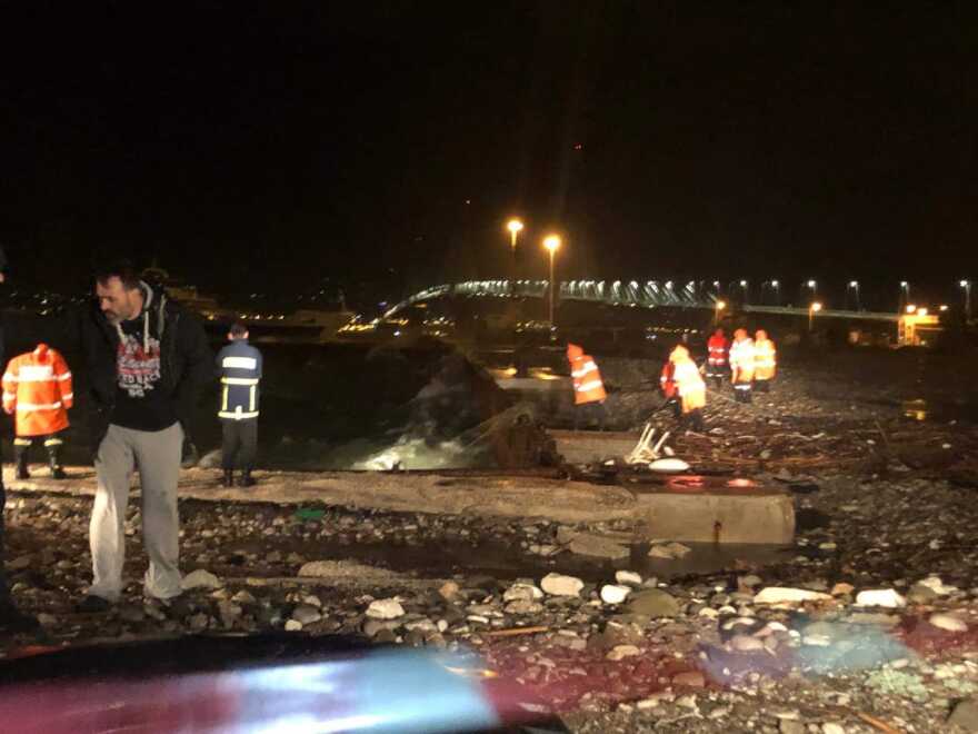 Θρίλερ στο Αντίρριο: Αναποδογύρισε σκάφος - Ανασύρθηκε νεκρός ο ένας επιβάτης, αναζητείται ο δεύτερος