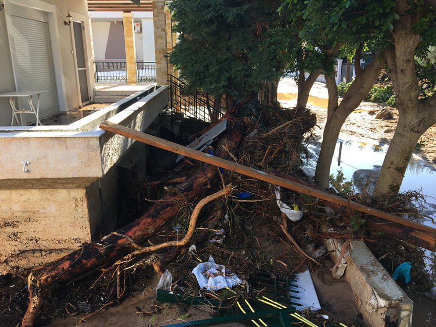 Κινέτα: «Ένα θαύμα μας έσωσε» - Κινδύνευσαν ζωές από το πέρασμα της κακοκαιρίας «Γηρυόνης»