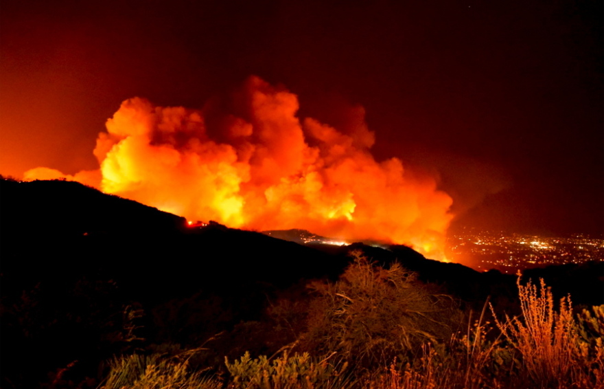 Καλιφόρνια: Πυρκαγιά στη Σάντα Μπάρμπαρα - Απειλούνται σπίτια 