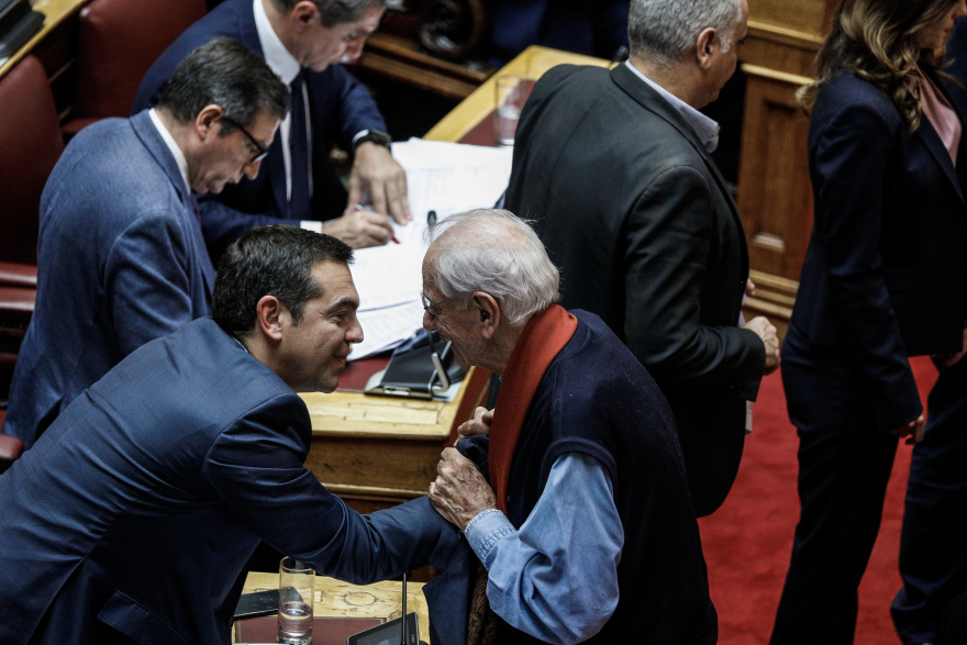 Τι αλλάζει με το νέο Σύνταγμα: Ψήφος στους απόδημους – Απομονωμένος με το «όχι» ο ΣΥΡΙΖΑ 