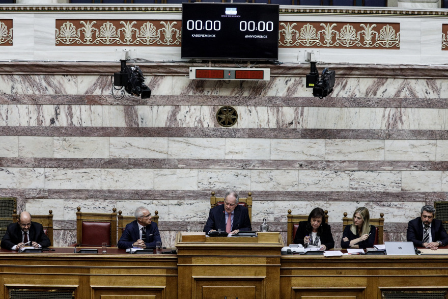 Τι αλλάζει με το νέο Σύνταγμα: Ψήφος στους απόδημους – Απομονωμένος με το «όχι» ο ΣΥΡΙΖΑ 