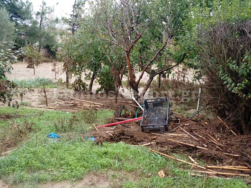 Κακοκαιρία «Γηρυόνης»: Χείμαρρος πέρασε μέσα από σπίτι και το κατάστρεψε στη Λήμνο