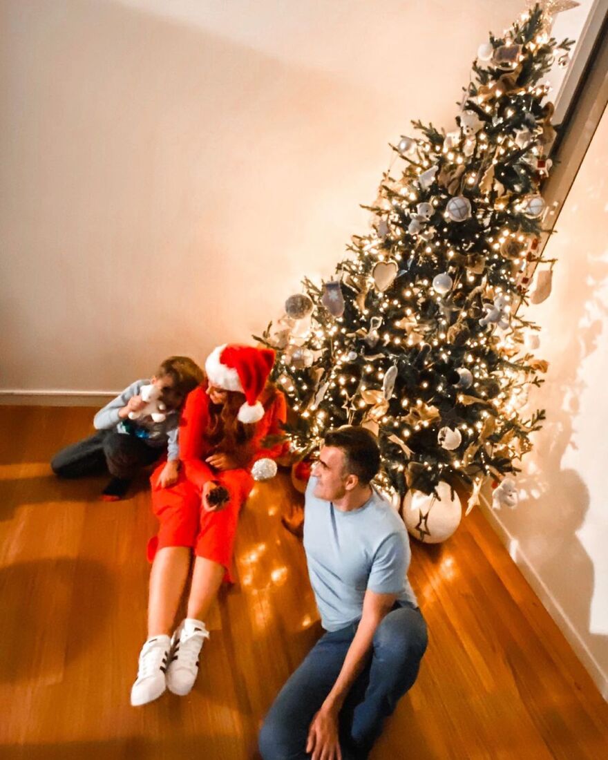 Η Σίσσυ Χρηστίδου στόλισε το δέντρο της