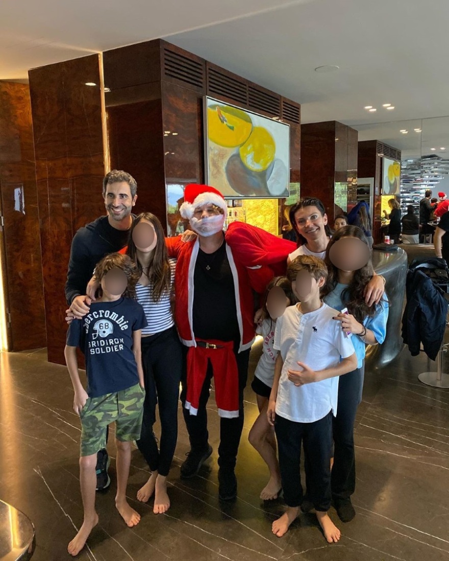 Μαρίνα Βερνίκου: Διοργάνωσε πάρτι στο σπίτι της για να στολίσει το xριστουγεννιάτικο δέντρο   