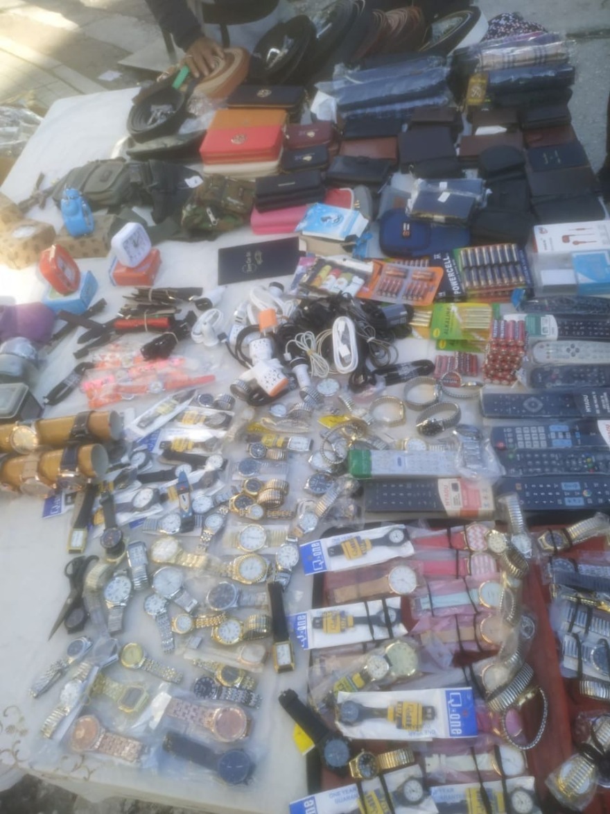 Οργιάζει το παρεμπόριο στην Αθήνα: Πρόστιμα άνω των 3.000 - «Λαβράκι» έπιασαν οι αρχές 