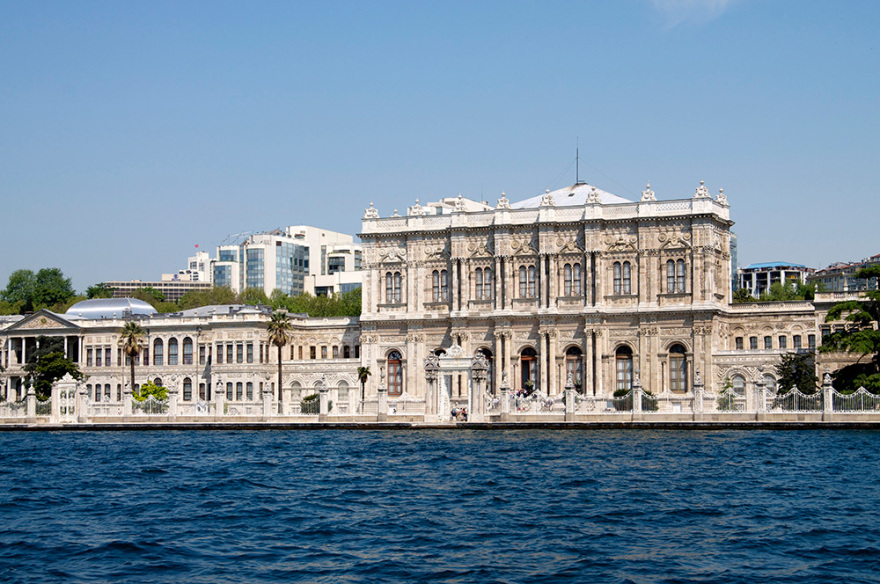 Αυτή την Κυριακή, ο πληρέστερος και πιο πρόσφατος οδηγός του National Geographic Traveler για την «ΚΩΝΣΤΑΝΤΙΝΟΥΠΟΛΗ» είναι στο ΘΕΜΑ