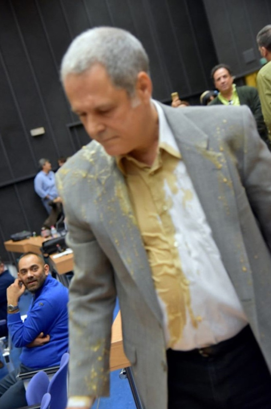 Δείτε βίντεο: Η στιγμή του καβγά Τζήμερου - Πρωτούλη στο περιφερειακό συμβούλιο