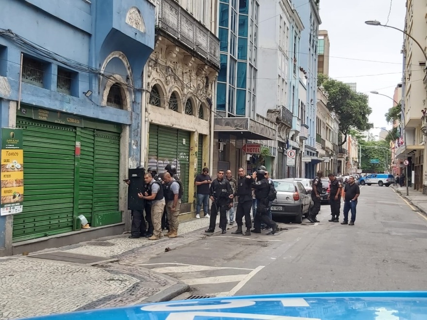 Ρίο ντε Τζανέιρο: Άνδρας με μαχαίρι κρατούσε ομήρους σε μπαρ