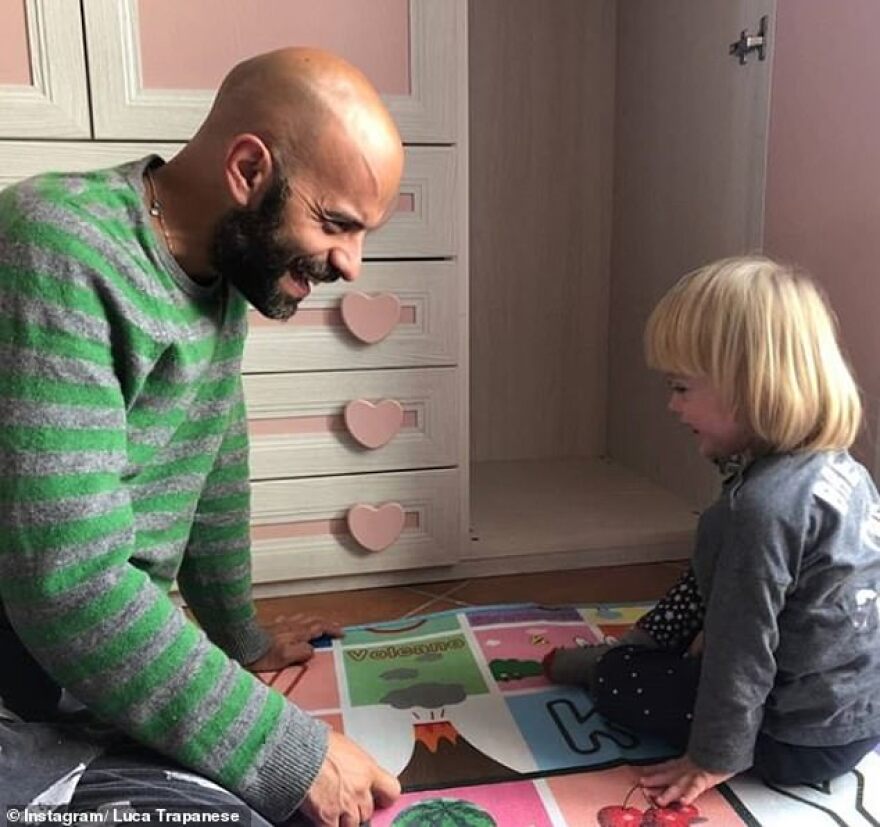 Ιταλία: 41χρονος υιοθέτησε κοριτσάκι με σύνδρομο Down αφού το είχαν απορρίψει 20 οικογένειες