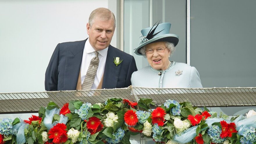 Πρωταγωνιστής σε νέο σκάνδαλο ο πρίγκιπας Άντριου: Διέρρευσε σε φίλο του τραπεζίτη κρατικά έγγραφα