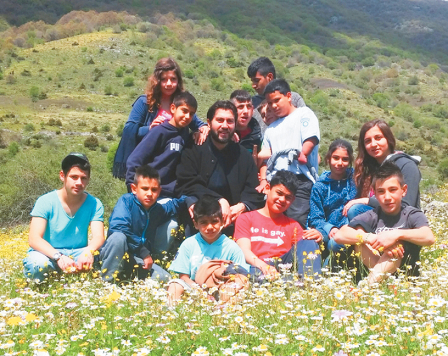 Πατέρας Αντώνιος: Ο σύγχρονος Νώε που κατηγορείται για ρατσισμό!