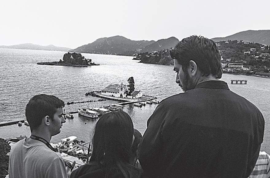 Πατέρας Αντώνιος: Ο σύγχρονος Νώε που κατηγορείται για ρατσισμό!