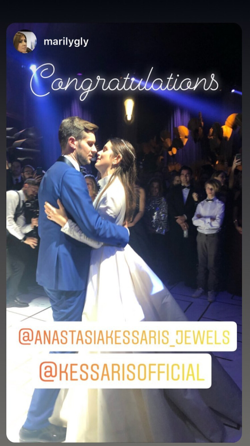 Η λαμπερή γαμήλια δεξίωση της Καίσαρη: Τα «αγγελάκια της Victoria's Secret» και τα αθλητικά της νύφης 