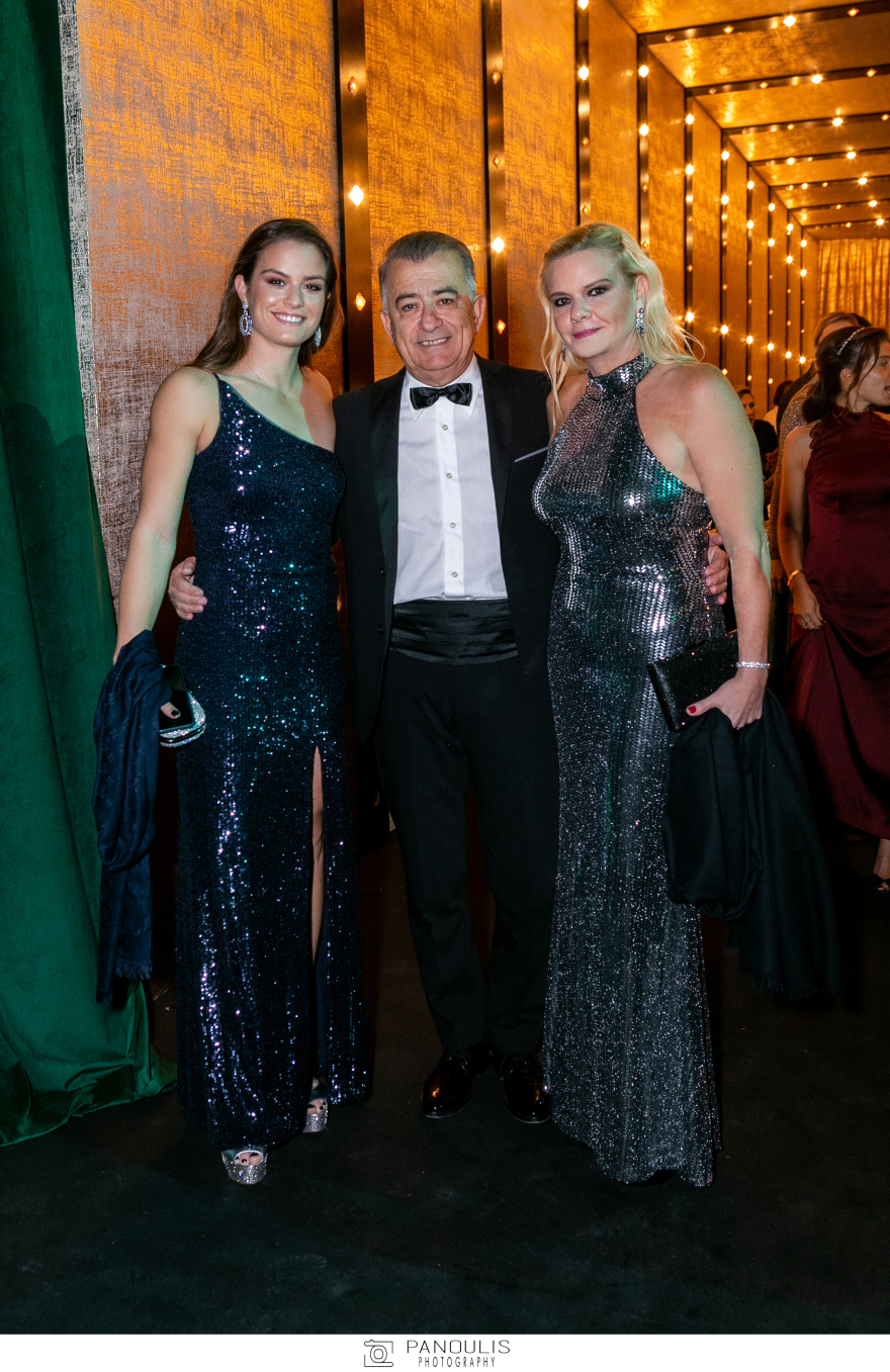 Ο λαμπερός γάμος της κόρης του Κώστα Καίσαρη σε 20 φωτογραφίες