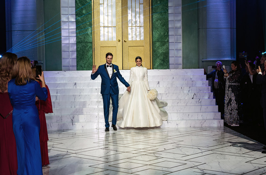 Ο λαμπερός γάμος της κόρης του Κώστα Καίσαρη σε 20 φωτογραφίες