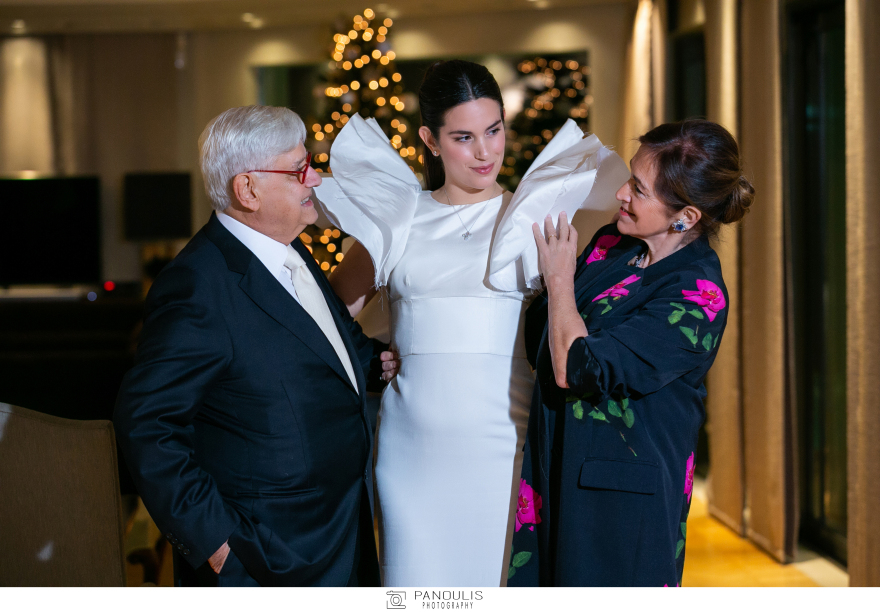 Ο λαμπερός γάμος της κόρης του Κώστα Καίσαρη σε 20 φωτογραφίες