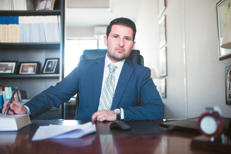 «Κάποιος πρέπει να πληρώσει για το παιδί μου»: Η κραυγή της μάνας 16χρονης που πέθανε στο νοσοκομείο Τρικάλων