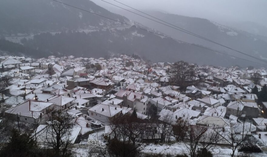 Καιρός: «Το έστρωσε» στη Βόρεια Ελλάδα - Κλειστά σχολεία και χαμηλές θερμοκρασίες 