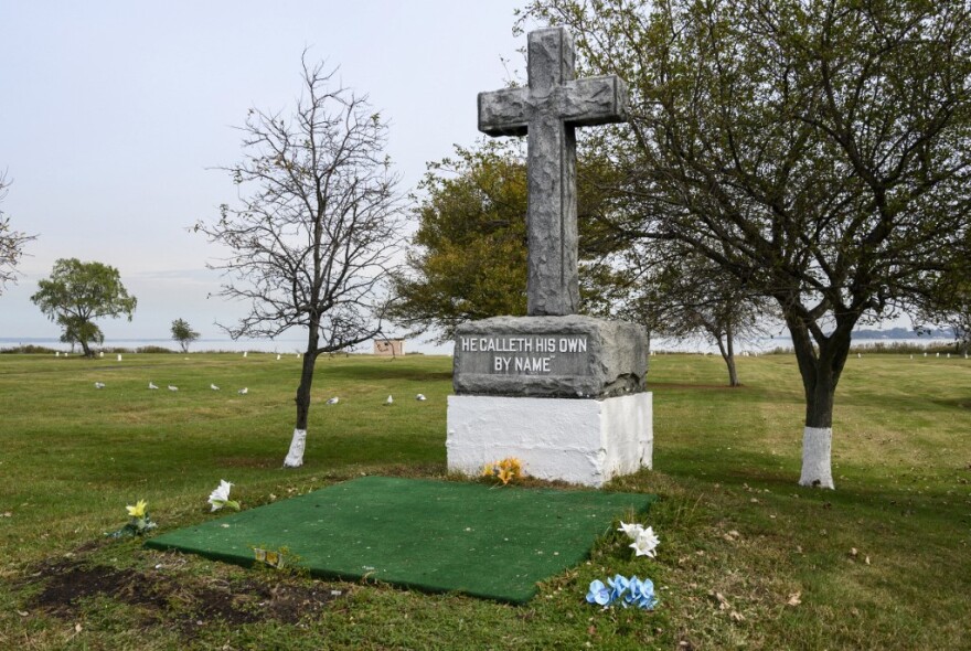 Νέα Υόρκη: Ανοιχτό για το κοινό το «Νησί των νεκρών» με τους ομαδικούς τάφους