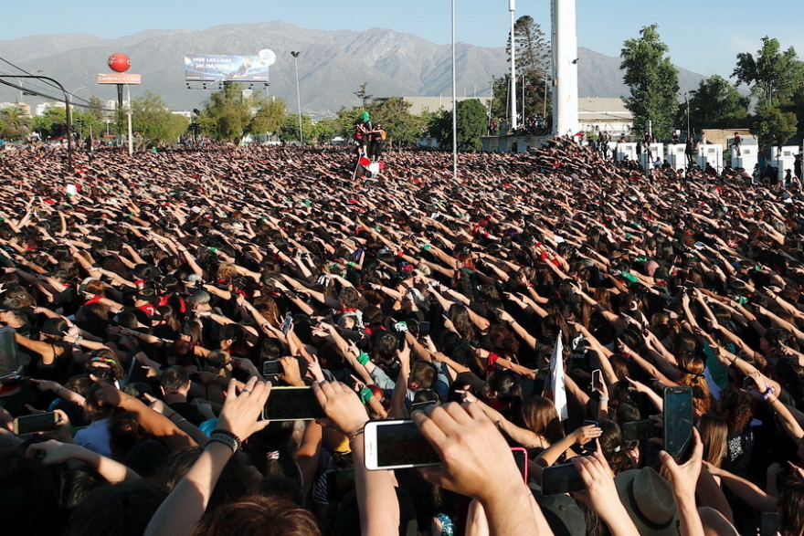 Χιλή: Χιλιάδες γυναίκες διαδήλωσαν εναντίον των βιασμών, της βίας και της καταπίεσης... χορεύοντας