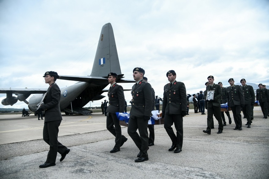 Μετά από 41 χρόνια ήρθαν στην Ελλάδα τα λείψανα 6 Ελλήνων στρατιωτικών που έπεσαν στην Κύπρο