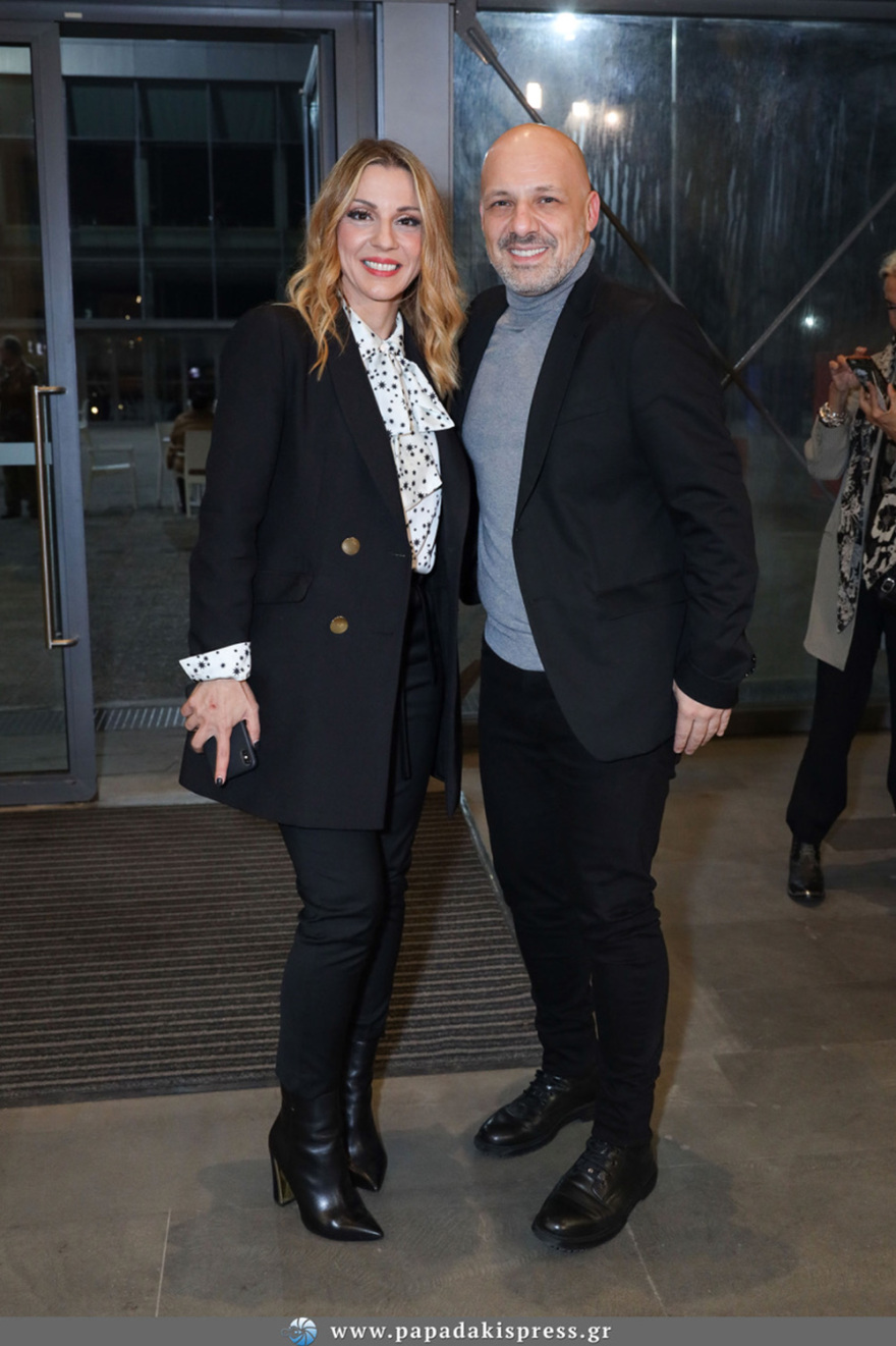 Λαμπερές παρουσίες στην επίσημη πρεμιέρα της Μιμής Ντενίση 