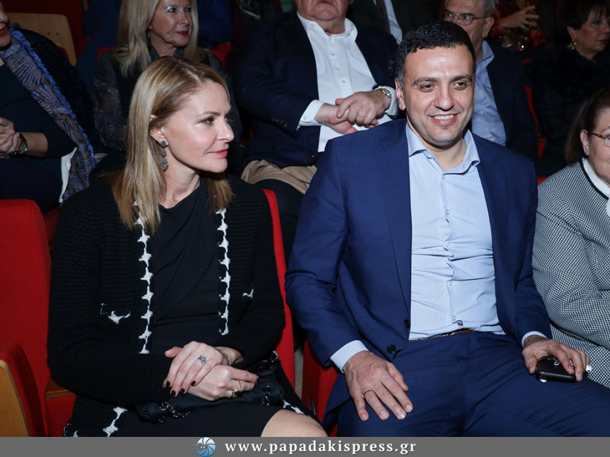 Λαμπερές παρουσίες στην επίσημη πρεμιέρα της Μιμής Ντενίση 