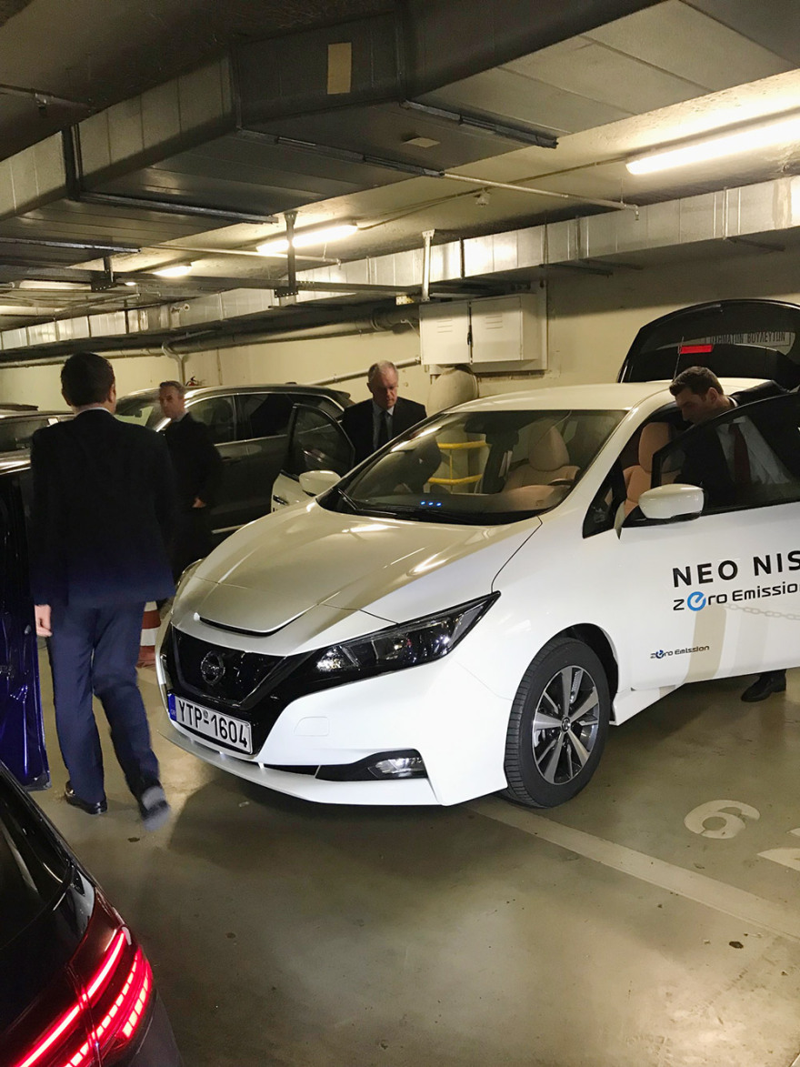 Βουλή: «Πίστα δοκιμών» το πάρκινγκ για τα νέα ηλεκτροκίνητα ΙΧ - Δείτε φωτογραφίες