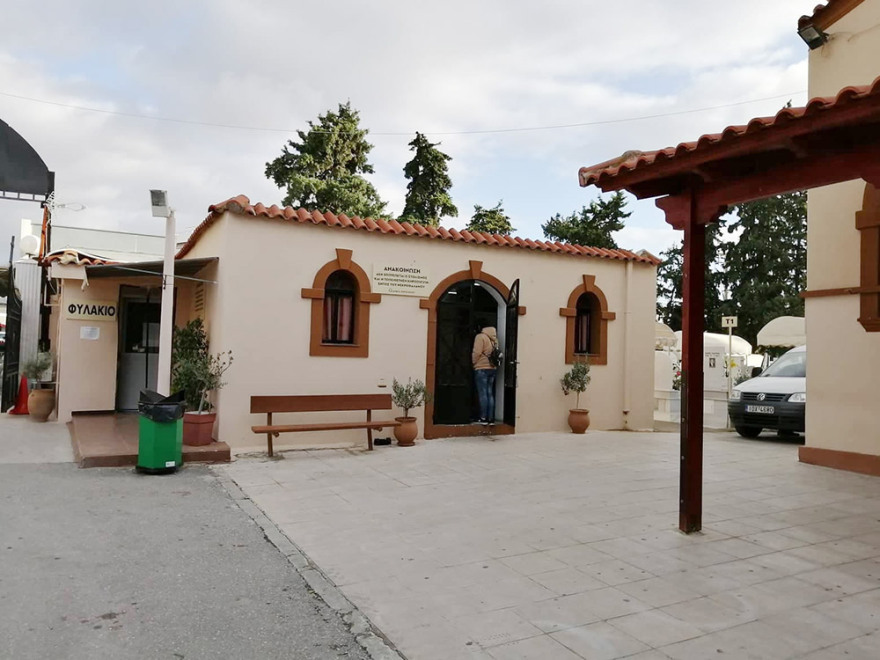 Τραγωδία στο Ίλιον: Το τελευταίο αντίο στο 2,5χρονο αγοράκι που πέθανε από ασφυξία