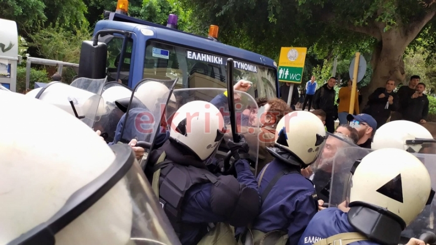 Επεισόδια στο Ηράκλειο Κρήτης: Ένταση και δακρυγόνα στο κέντρο της πόλης