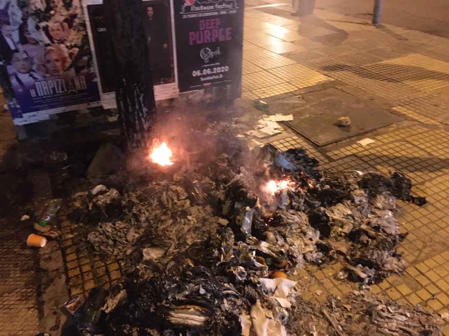 Επέτειος Γρηγορόπουλου: Μολότοφ και δεκάδες προσαγωγές στα Εξάρχεια μετά την ειρηνική πορεία