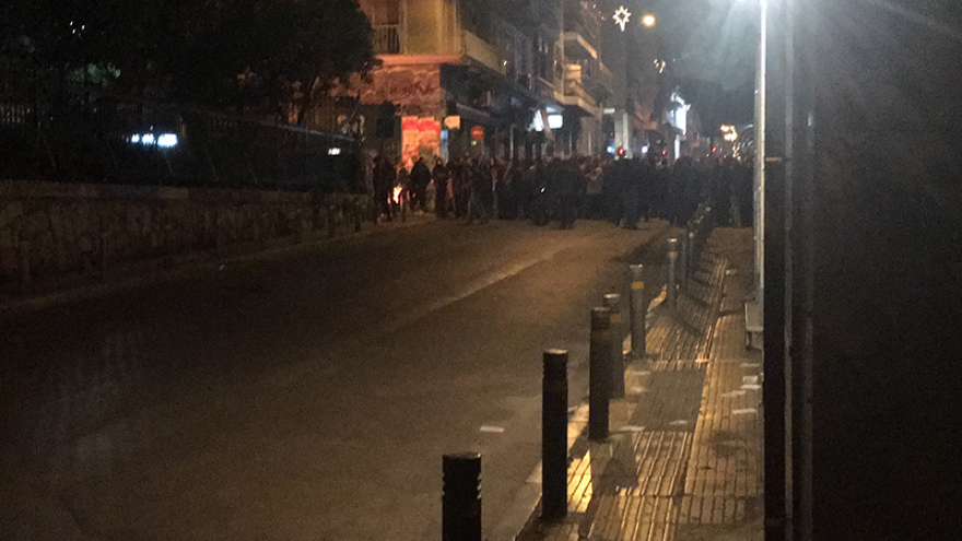 Επέτειος Γρηγορόπουλου: Μολότοφ και δεκάδες προσαγωγές στα Εξάρχεια μετά την ειρηνική πορεία