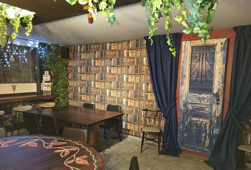 Minister: Χριστουγεννιάτικο πάρτι από το νέο επιχειρηματικό στέκι στην παραλιακή