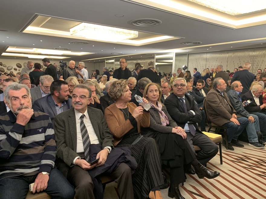 Διεύρυνση ΣΥΡΙΖΑ: Το... «βαθύ ΠΑΣΟΚ» είναι εδώ - «Να ενώσουμε τις δυνάμεις για να πέσει η δεξιά» ζήτησε ο Τσίπρας