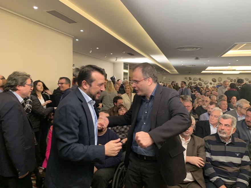 Διεύρυνση ΣΥΡΙΖΑ: Το... «βαθύ ΠΑΣΟΚ» είναι εδώ - «Να ενώσουμε τις δυνάμεις για να πέσει η δεξιά» ζήτησε ο Τσίπρας