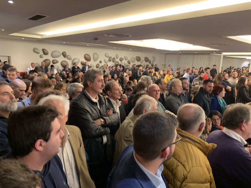 Διεύρυνση ΣΥΡΙΖΑ: Το... «βαθύ ΠΑΣΟΚ» είναι εδώ - «Να ενώσουμε τις δυνάμεις για να πέσει η δεξιά» ζήτησε ο Τσίπρας