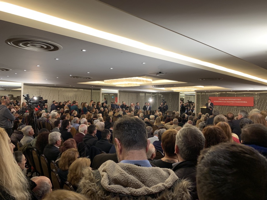 Διεύρυνση ΣΥΡΙΖΑ: Το... «βαθύ ΠΑΣΟΚ» είναι εδώ - «Να ενώσουμε τις δυνάμεις για να πέσει η δεξιά» ζήτησε ο Τσίπρας