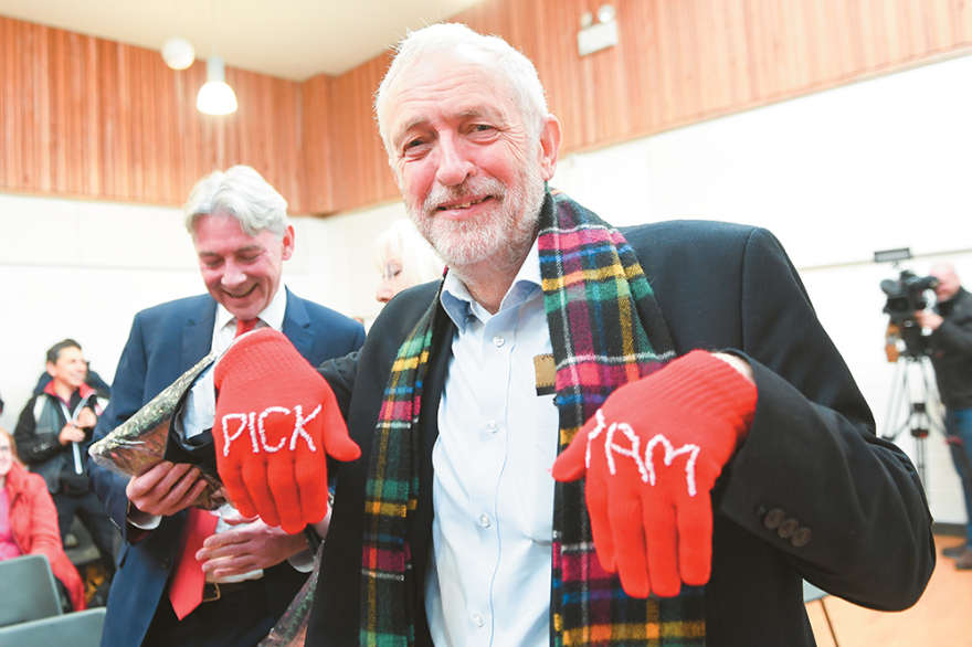 Τζέρεμι Κόρμπιν: Μπορεί ο χορτοφάγος «αντάρτης»  να κερδίσει  τον Μπόρις Τζόνσον; 