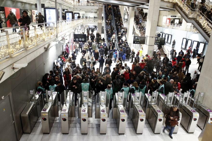 Γαλλία: Συνεχίζονται για έκτη μέρα οι απεργιακές κινητοποιήσεις