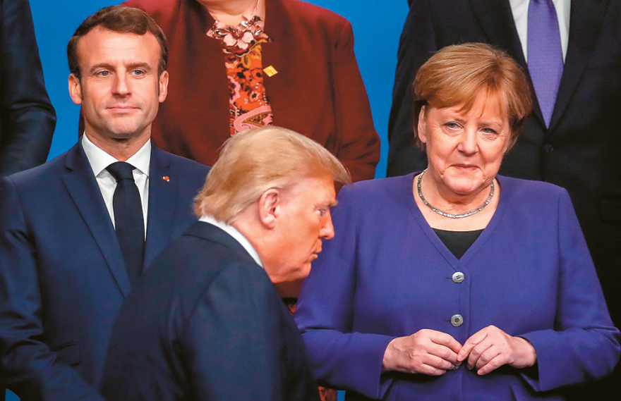 Ο ταραγμένος κύριος Τραμπ: Άλλαξε όροφο η Μελάνια, τον άδειασε ο Μακρόν, τον τρέχει η Πελόζι