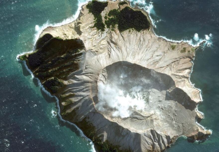 Έκρηξη ηφαιστείου στη Νέα Ζηλανδία: «Σχεδόν βέβαιο» ότι οι οκτώ αγνoούμενοι είναι νεκροί