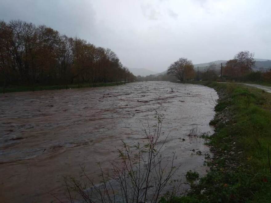 Κακοκαιρία «Διδώ»: Πλημμύρισαν τα παράλια της Αγιάς στη Λάρισα – Αποκλεισμένοι οι κάτοικοι