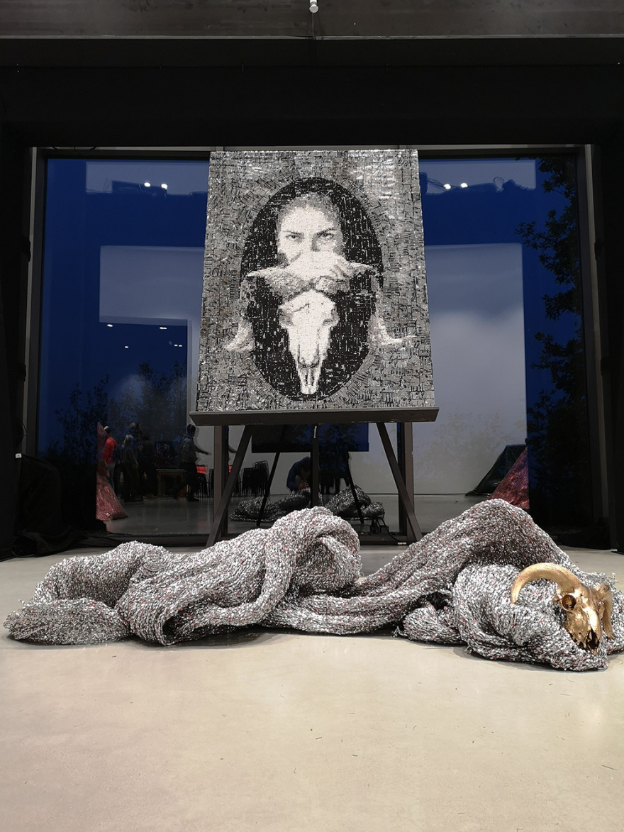 Νίκος Φλώρος: Η νέα έκθεση «Χωρίς πατρίδα: Μήδεια - Κάλλας» στη Γερμανία