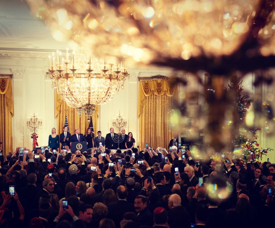 Φωτογραφίες: Κατάμεστος ο Λευκός Οίκος, γιόρτασε το Χανουκά